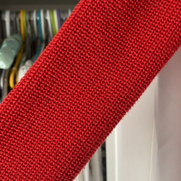 Beautiful Sandro Paris red cable knot cropped sweater. - Picture 3 of 8